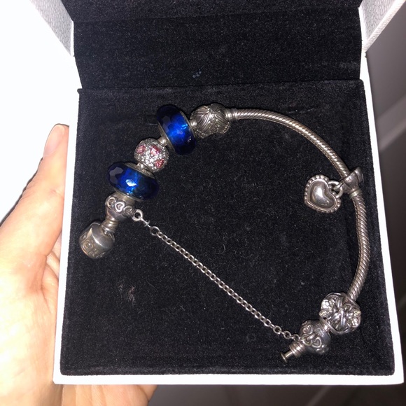 Pandora bracelet with charms - Picture 1 of 1